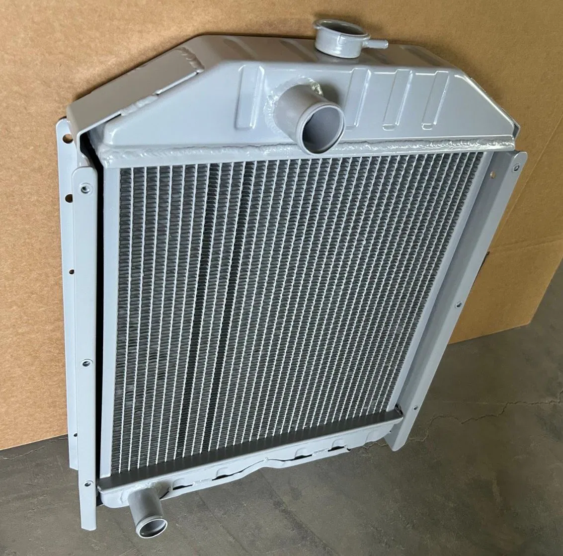 Радиатор для трактора New Holland 480
