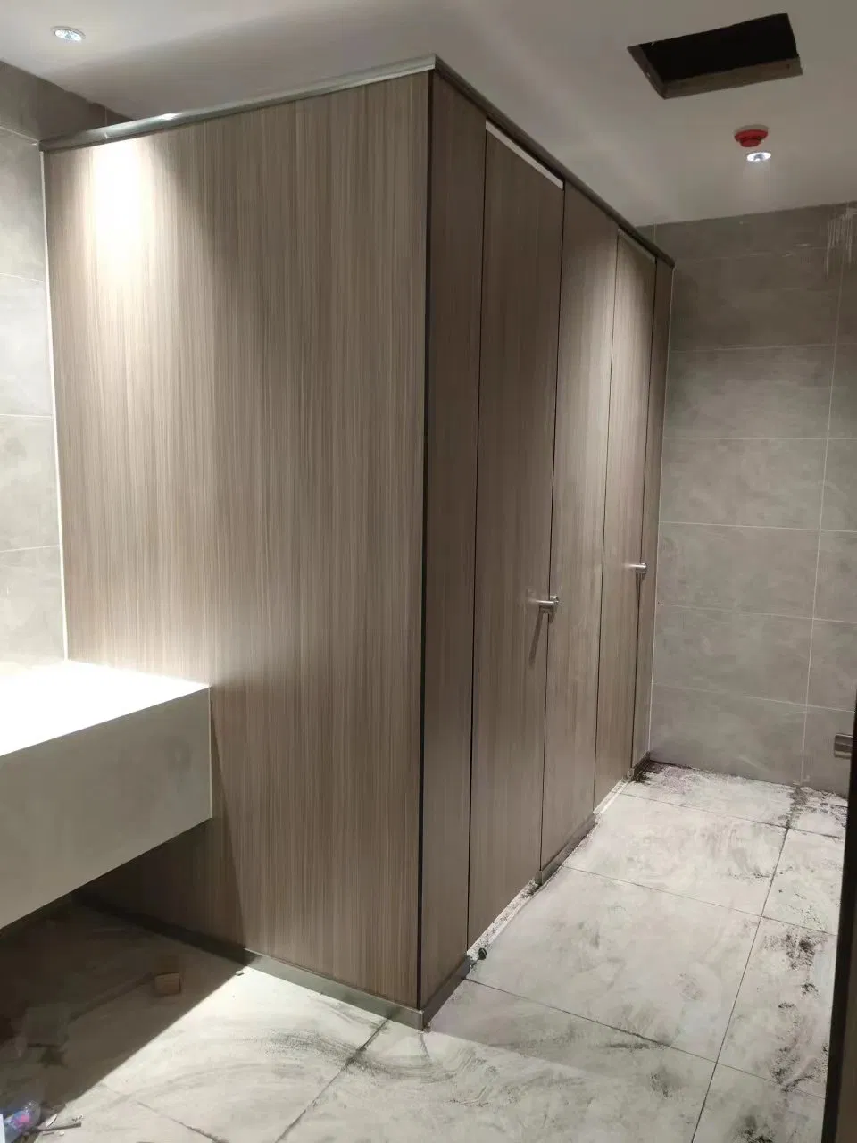 New Design Phenolic Resin HPL Commercial Toilet Cubicle Partition