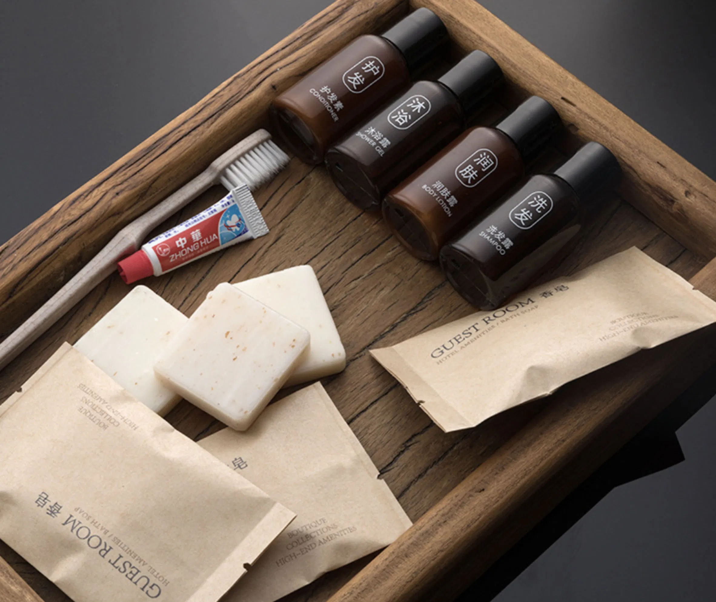 Fashion Hotel Bathroom Toiletries Amenities with Kraft Bag