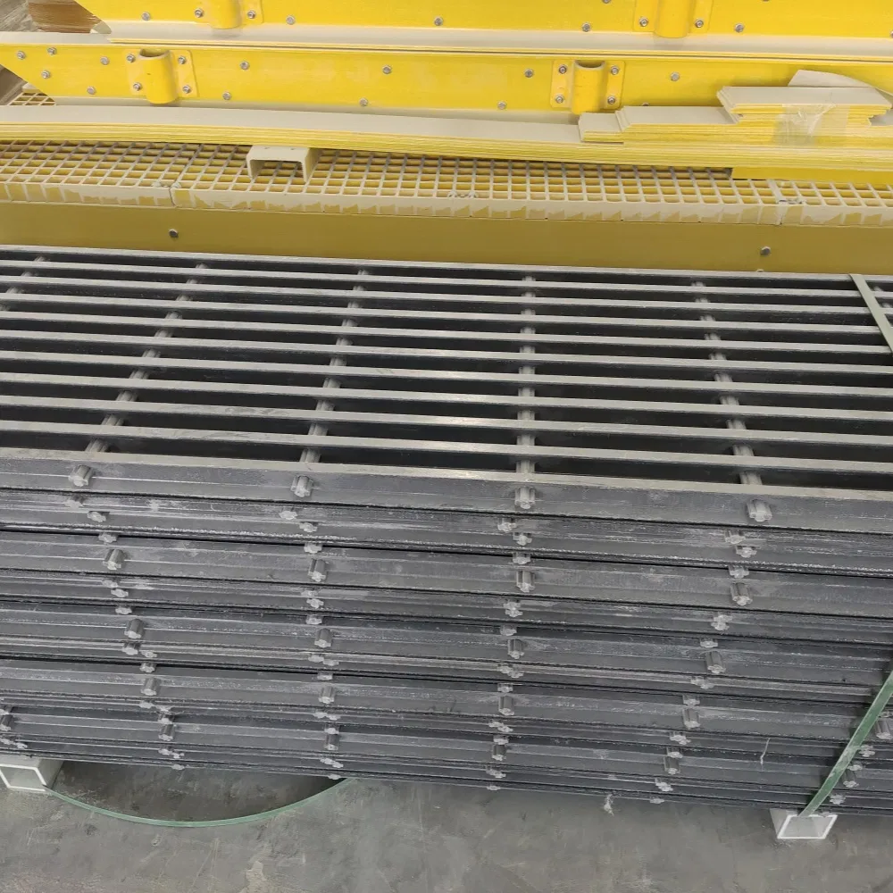 Fiberglass Pultruded Grating Anti-Slip FRP Grilles GRP Grating for Sidewalk