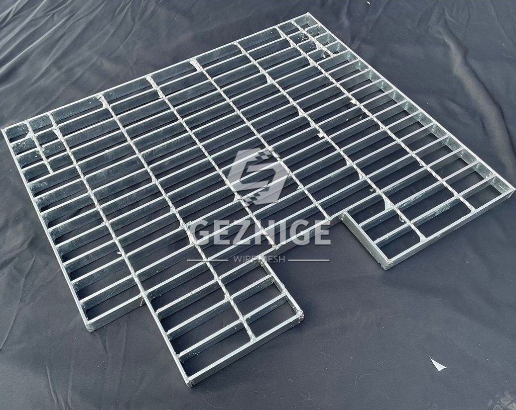Gezhige 50 100mm Bar Spacing Forged Steel Grating Factory Customized Stainless Steel Drainage Grating China 1"X1/4" mm Bearing Bar Galvanised Walkway Grating