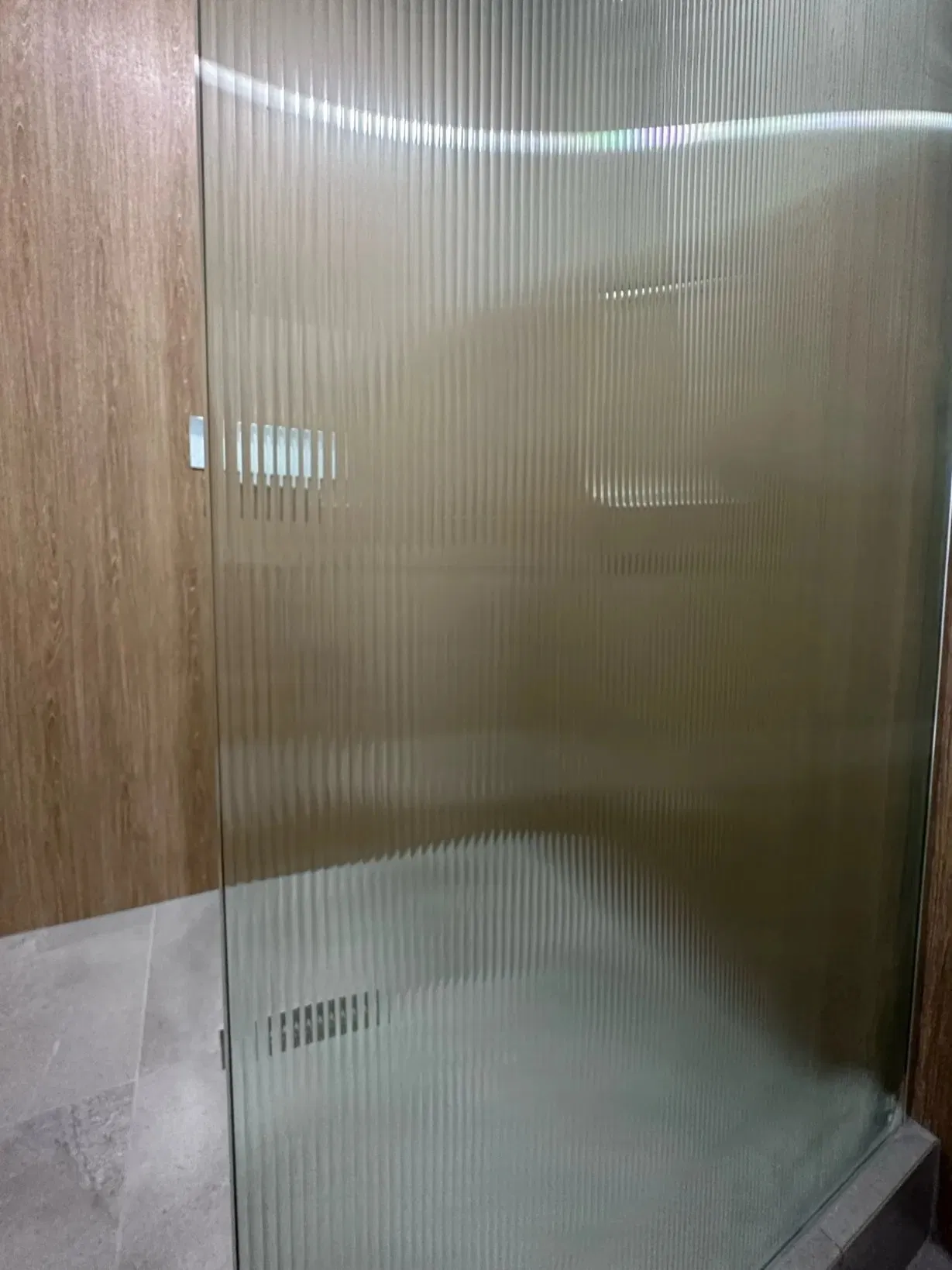 Decorative Ultra-Clear Stained Ribbed Patterned Figured Textured Glass Fluted Glass Sheet for Shower Screens