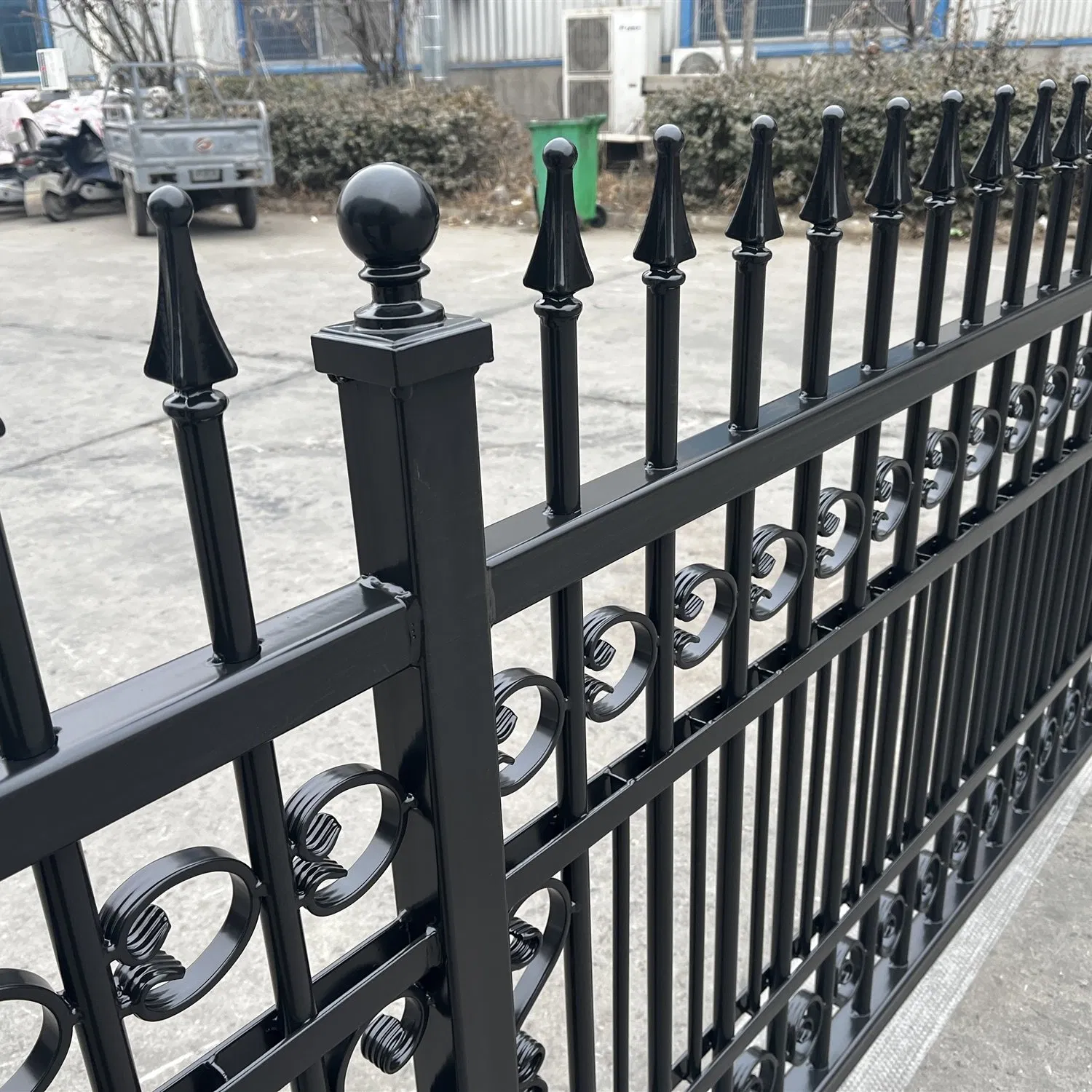 Reinforced Frame and Anti Climb Design Heavy Duty Welded Wrought Steel Iron Fence Welded Powder Coated Finials Top Fence Garrison/Security/Safety Fence