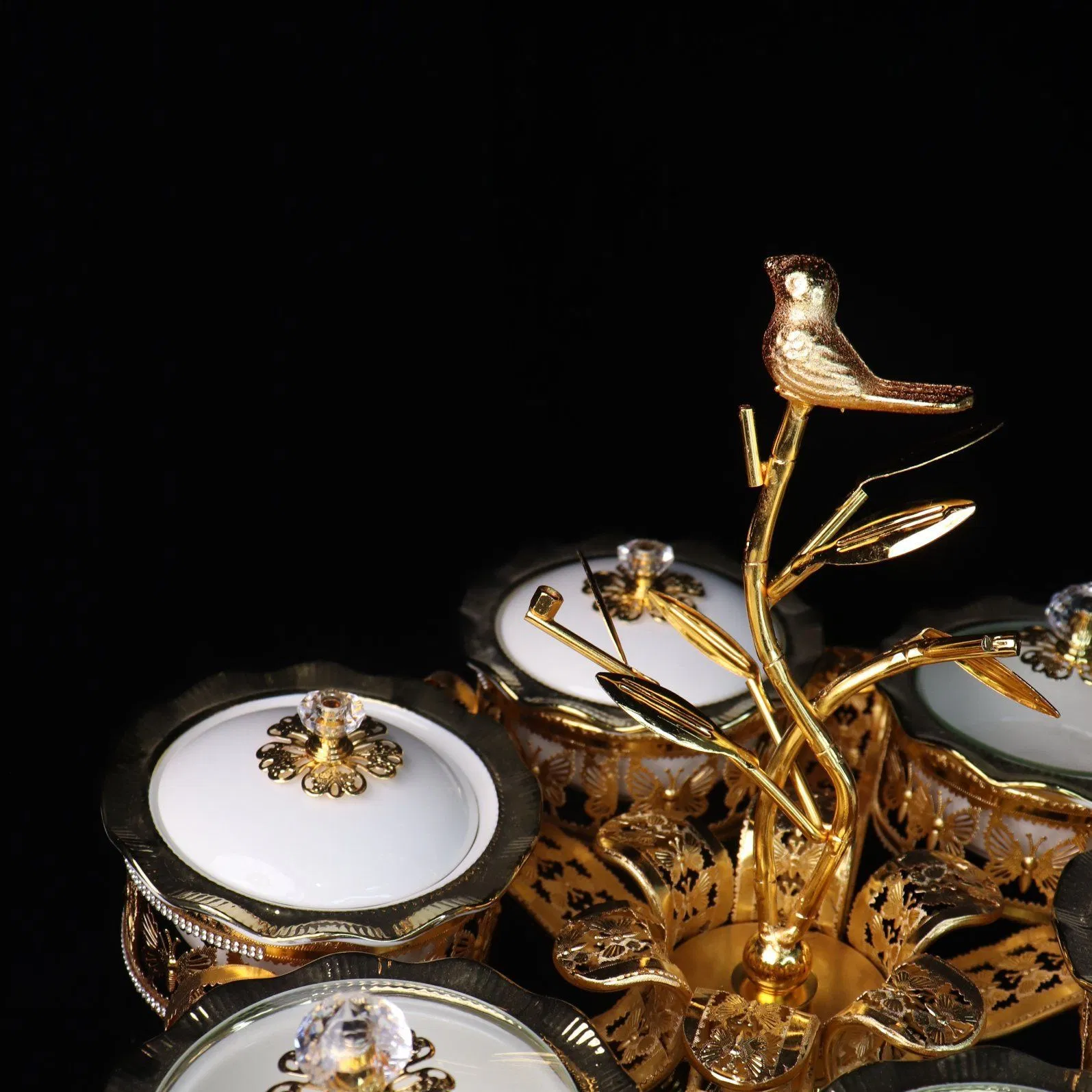 Home Ornament Gold-Plated Iron Frame with Large Size 6-Panel Gold Ceramic Bowl