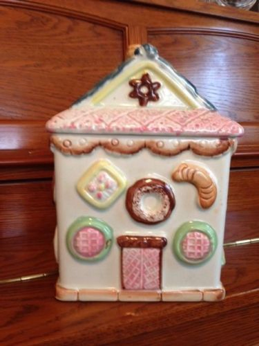 Large Ceramic Gingerbread House Cookie Jar Kitchen Home Decor