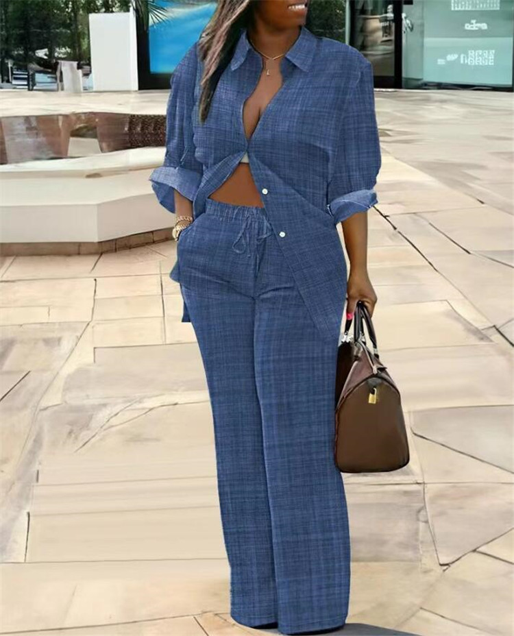 Комплект женский осенний рубашка с принтом и брюки