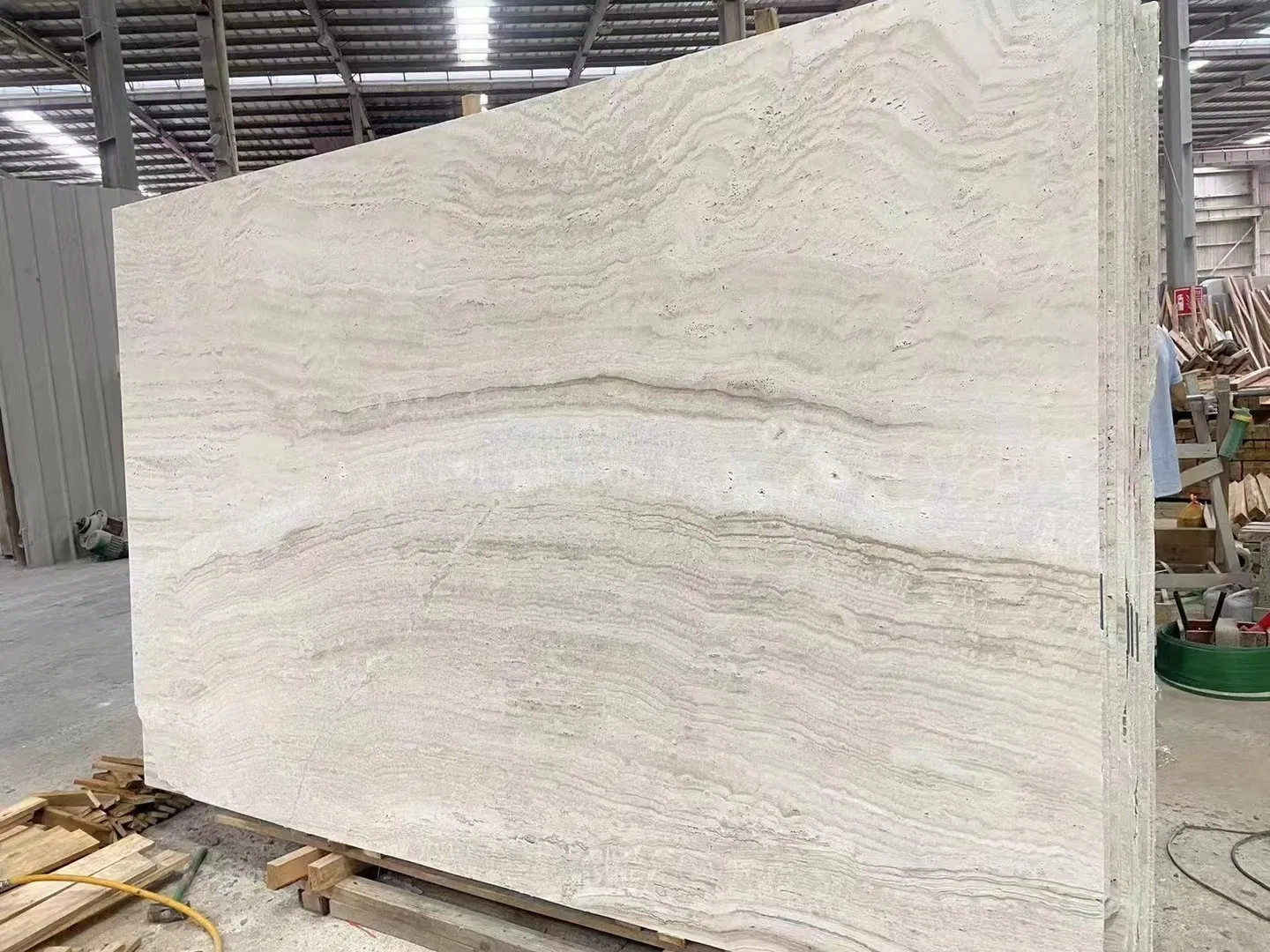 Factory Wholesale Honed Polished Iran Super White Travertine Slabs for Interior and Outdoor Floor and Wall Cladding Decor
