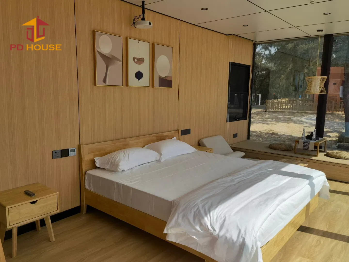 Factory Direct Supply of Modern Luxury Prefabricated Modular Easy Assembly 20FT 40FT Character Glass Mirror Container Houses Portable Modular Hotel Home Cabin
