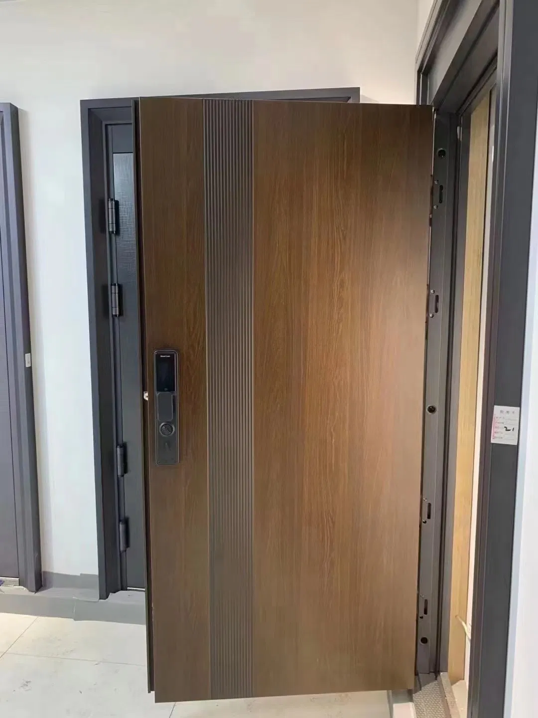 Стальная входная дверь Modern Security, дизайн из нержавеющей стали