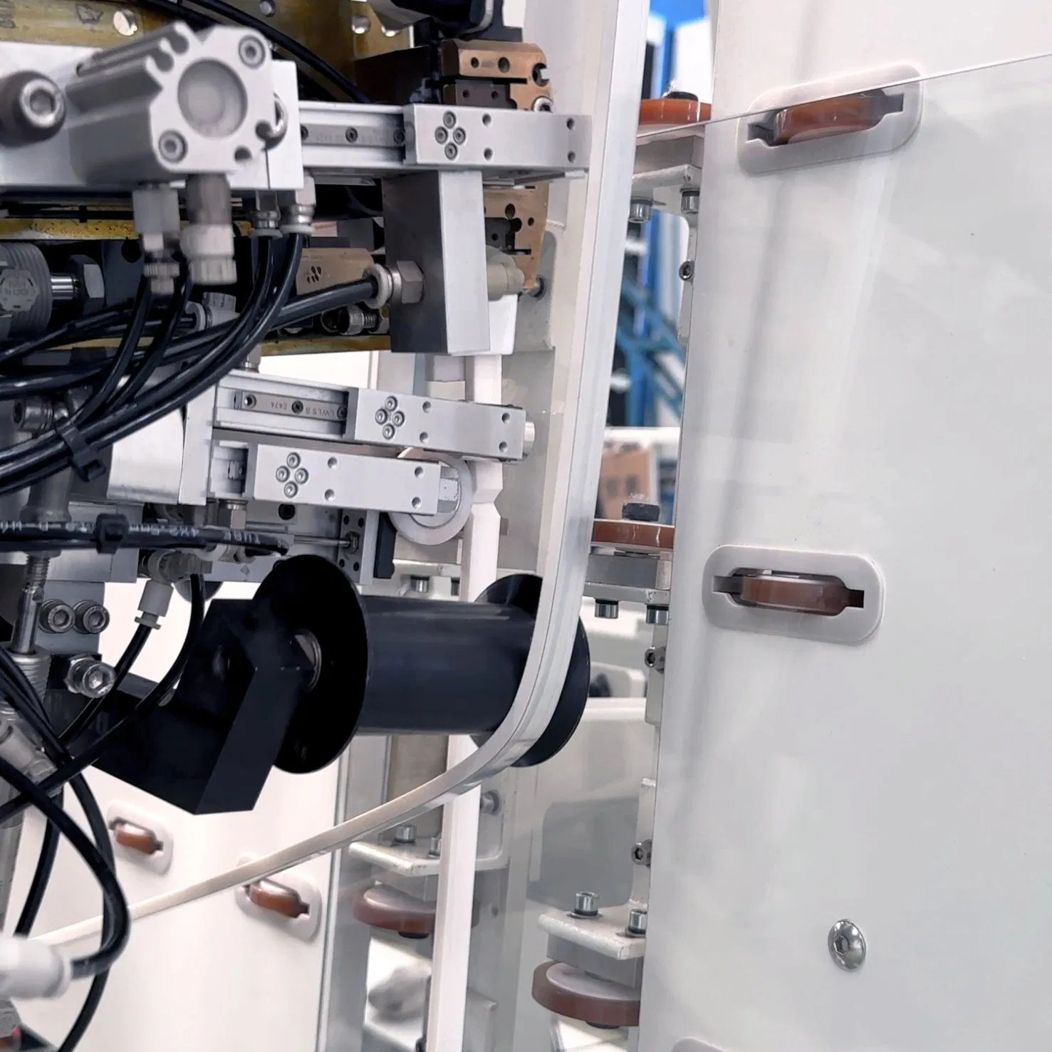 Super Flexible Spacer for Energy-Efficient Buildings