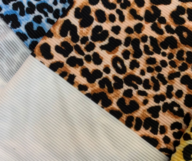 Куртка женская хлопковая с леопардовым принтом