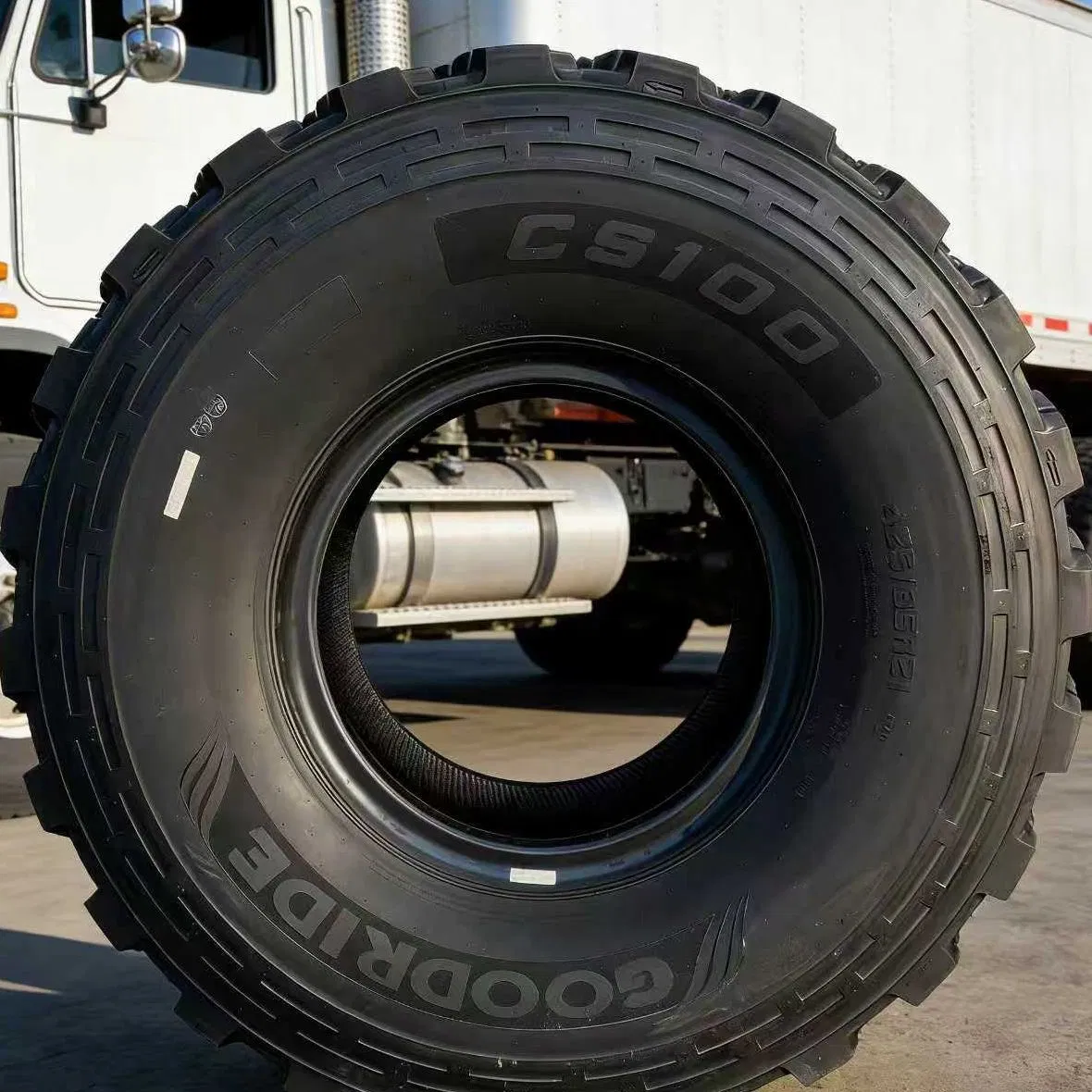 Chaoyang CS100 315/80 R22.5 Heavy Load Construction Tire