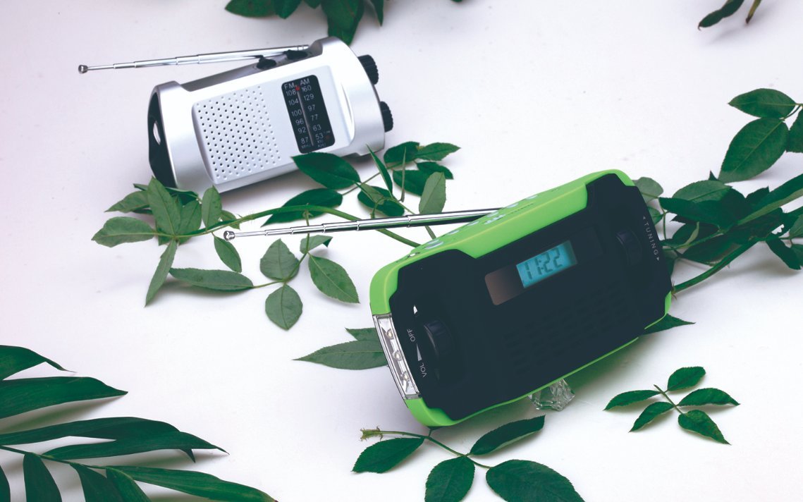 Радио Dynamo Sorbo с солнечной панелью и фонариком