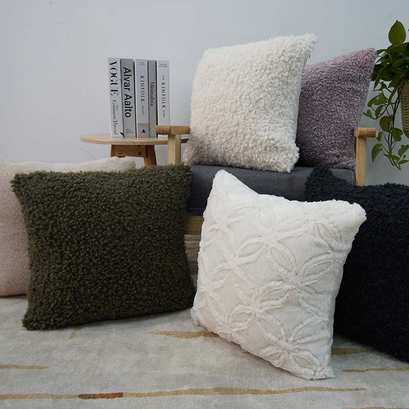 Polyester Teddy Cushion of Throw Pillow Gift Sofa Cover Travel Pillow Case