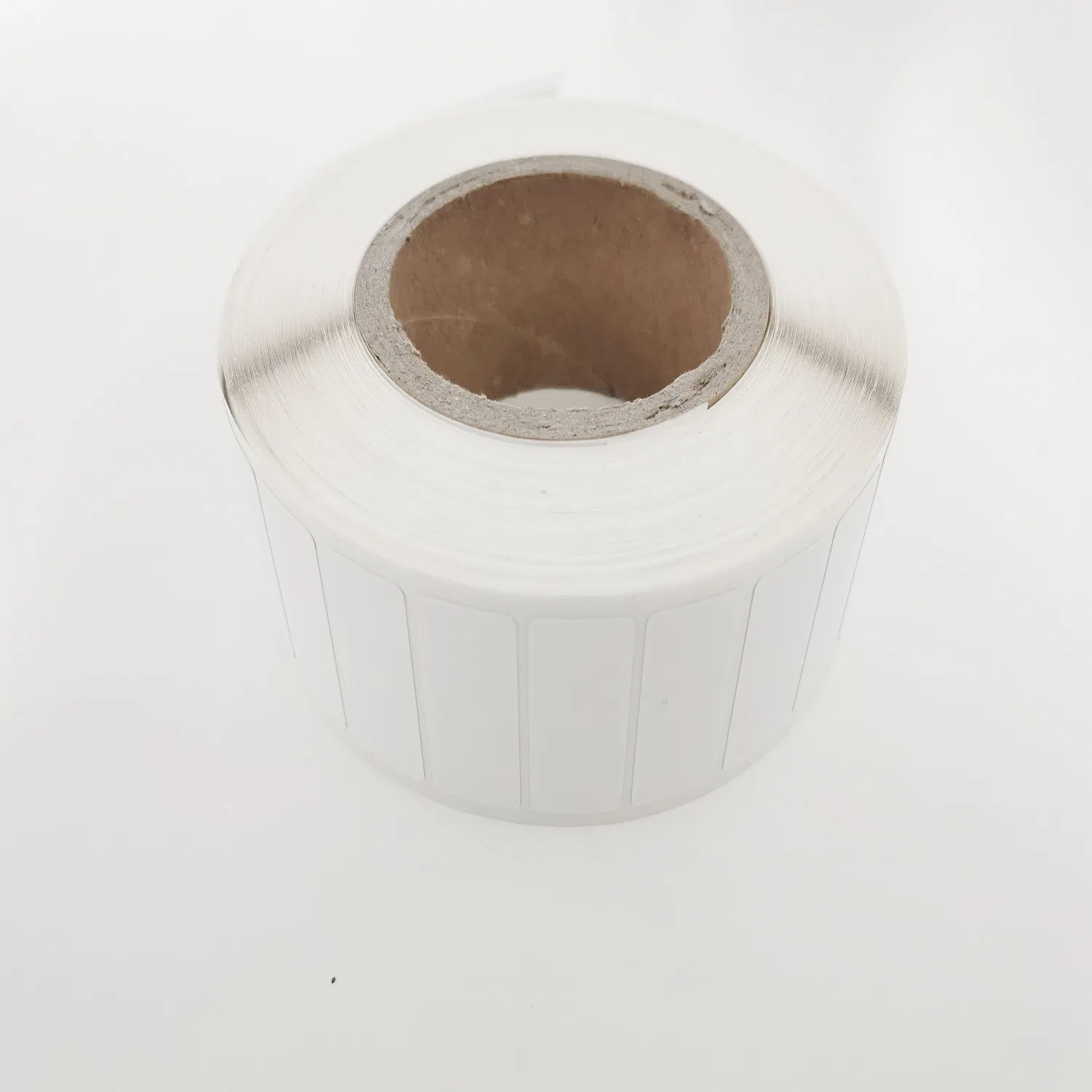 Dry/Wet Inlay Paper Tag Passive Adhesive Sticker Label RFID Price Tag for Retail