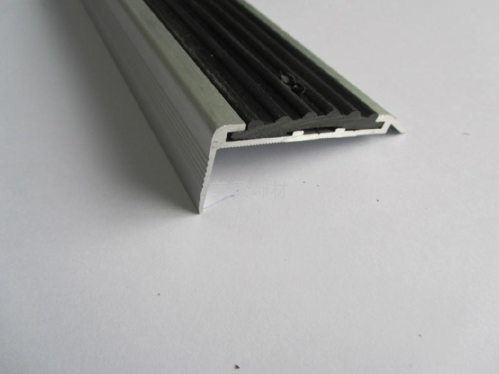 Carborundum Insert Anti-Slip Safety Stair Treads