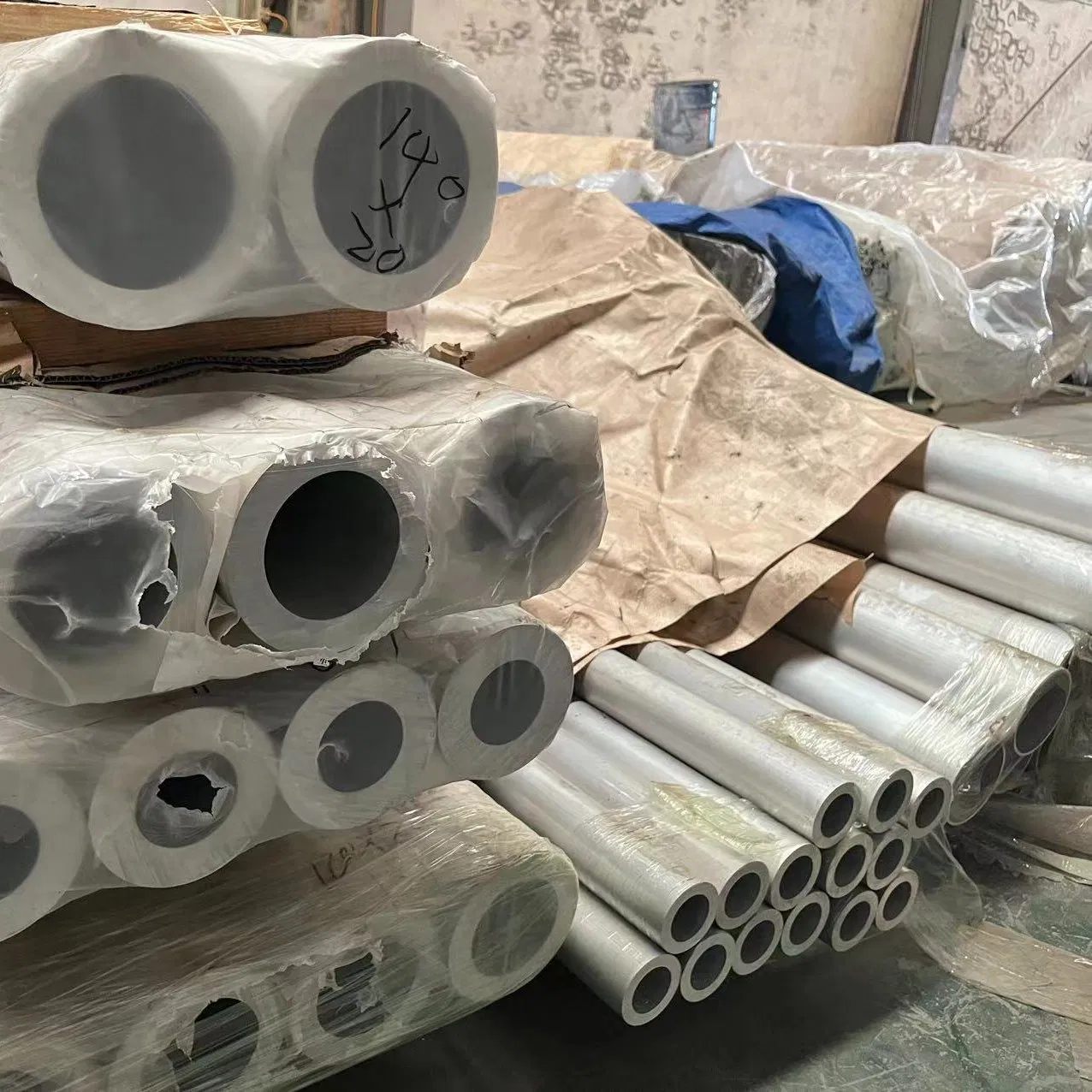 Seamless ASTM 6063 6082 6000 Series T5 T6 Round Shape Customized Thickness 6061 6063 2024 7075 Aluminum Tube