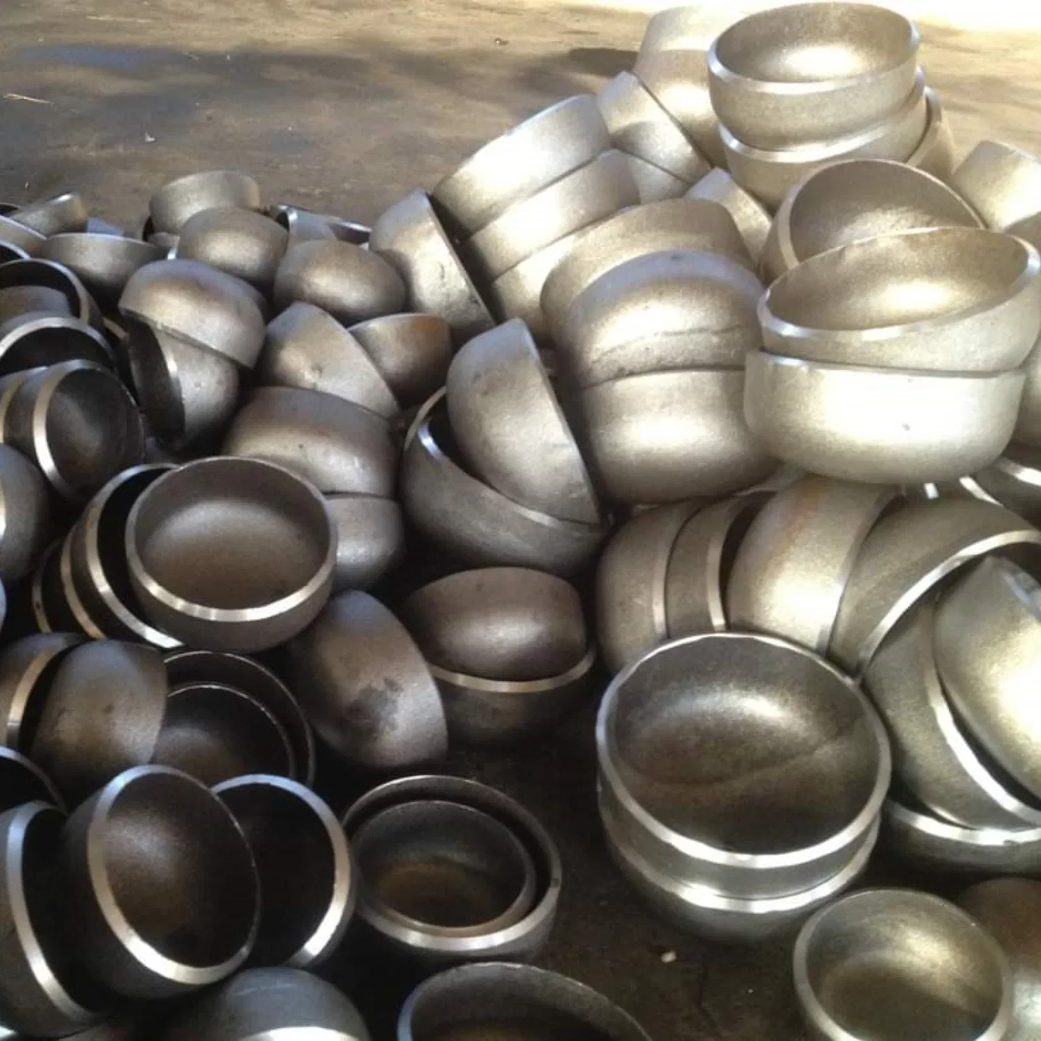 End Cap A234wpb WPC SS304 304h Pipe Fitting CS Pipe Fitting Elbow Concentric Eccentric Reducer Equal Tee Reducing Unequal Tee Pipe Cap