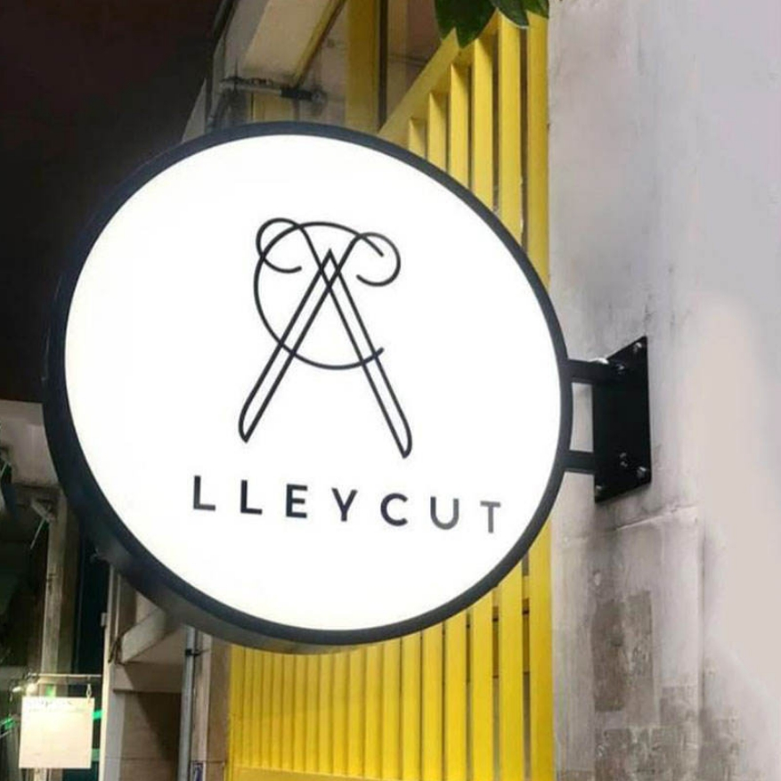 Outdoor Illuminated Shop Sign Board Double Sided Round LED Light Box