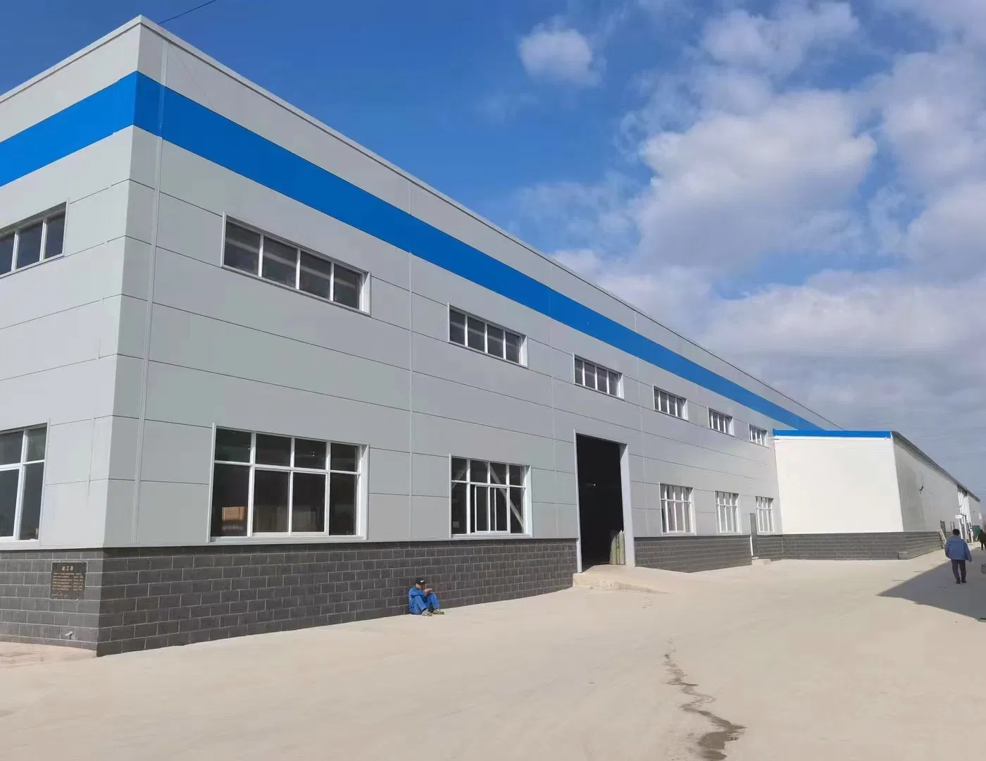 Prefabricated Factory Metallic Steel Structure Shed Steel Storage Warehouse Construction Pre Engineered Workshop Building