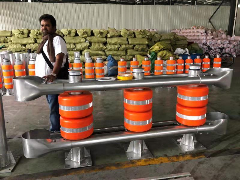 Professional Manufacturer's EVA Plastic Roller Barrier System Traffic Safety Highway Anti-Crash Collision Rolling Guardrail Mould Modling Pack