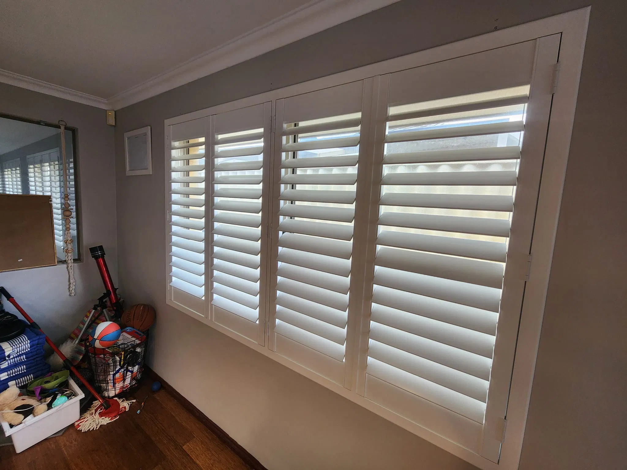 HKD Modern Design Durable Horizontal Opening Plantation Shutters Living Room Bedroom Wooden Glass Residential