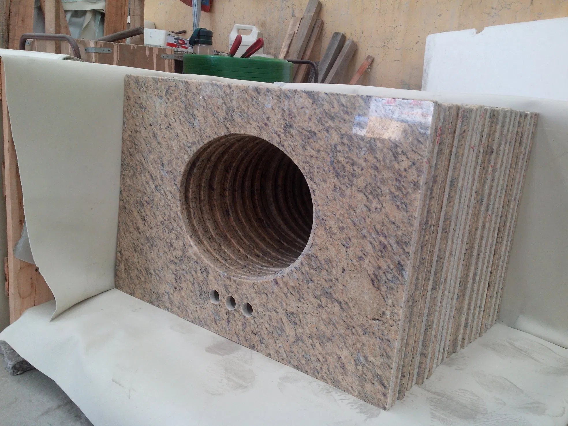 Santa Cecilia Dark Granite Golden Color for Kitchen and Bathroom Countertops Vanity Tops