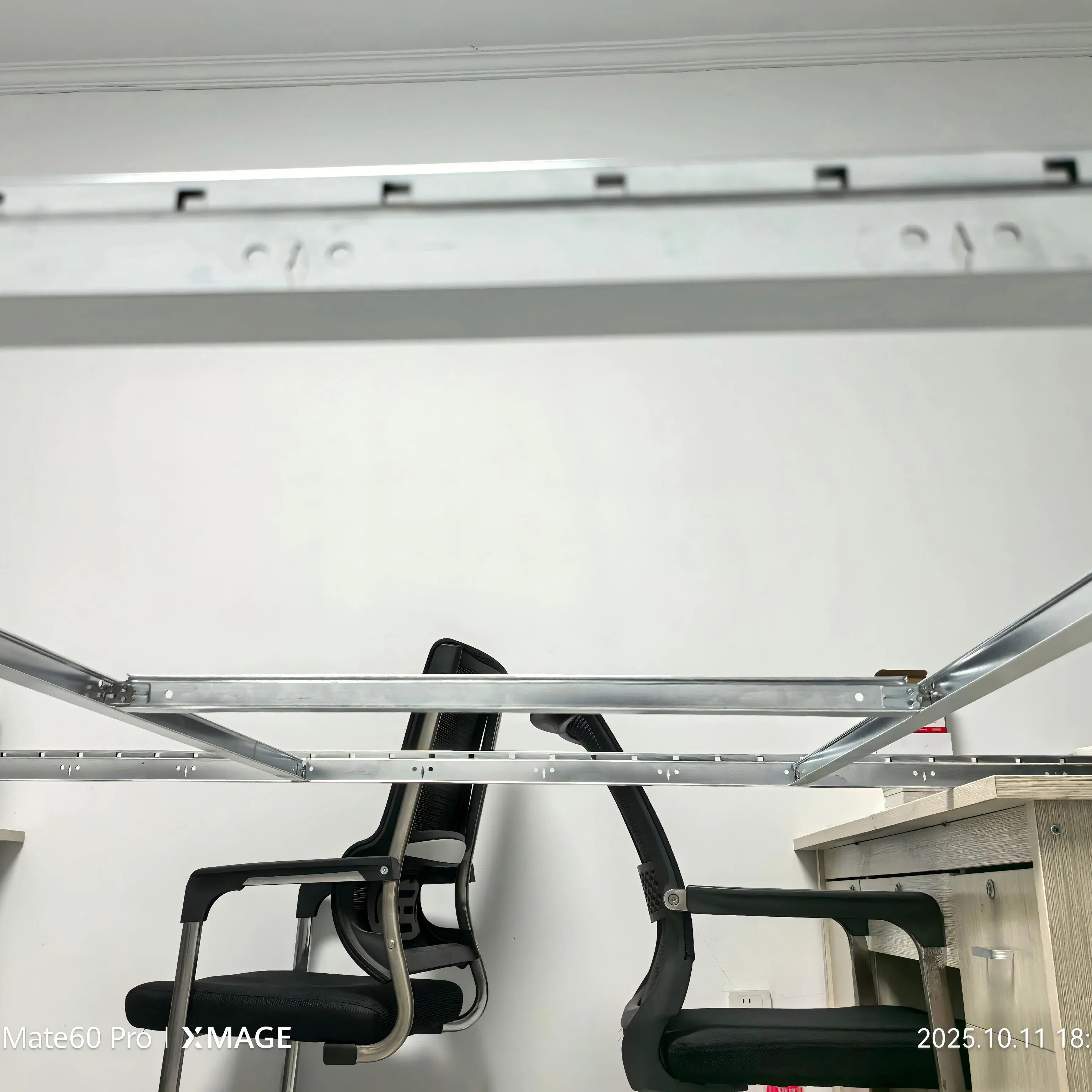 Specification #32 White Suspended T-Grids From Junding for Versatile Use