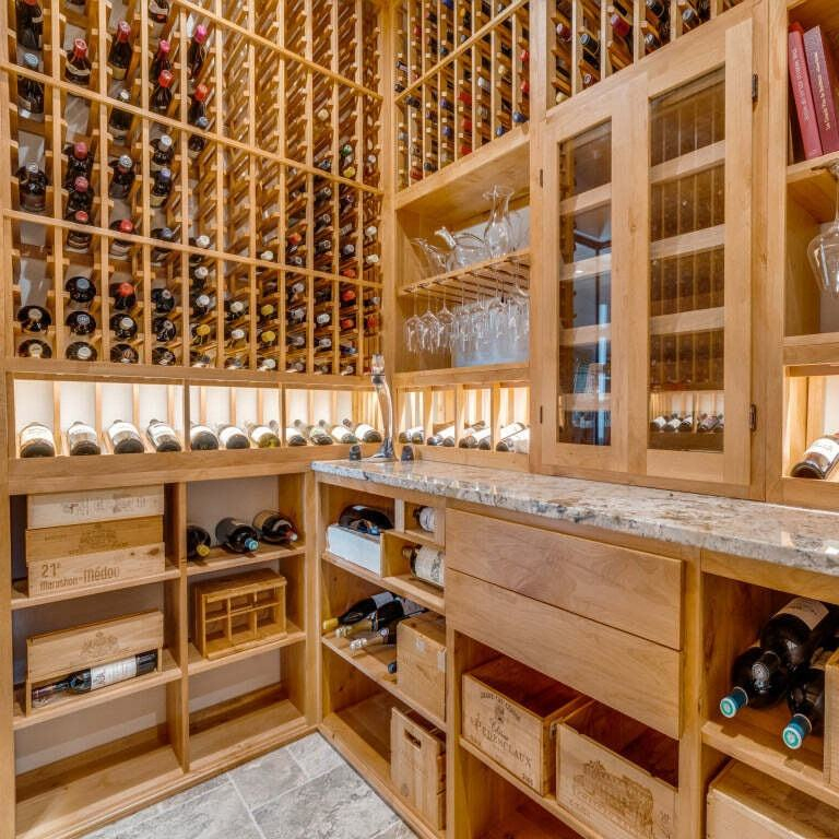 Royal Metal Personalized Customization Wine Cellar Humidity Control for High End Bars and Home