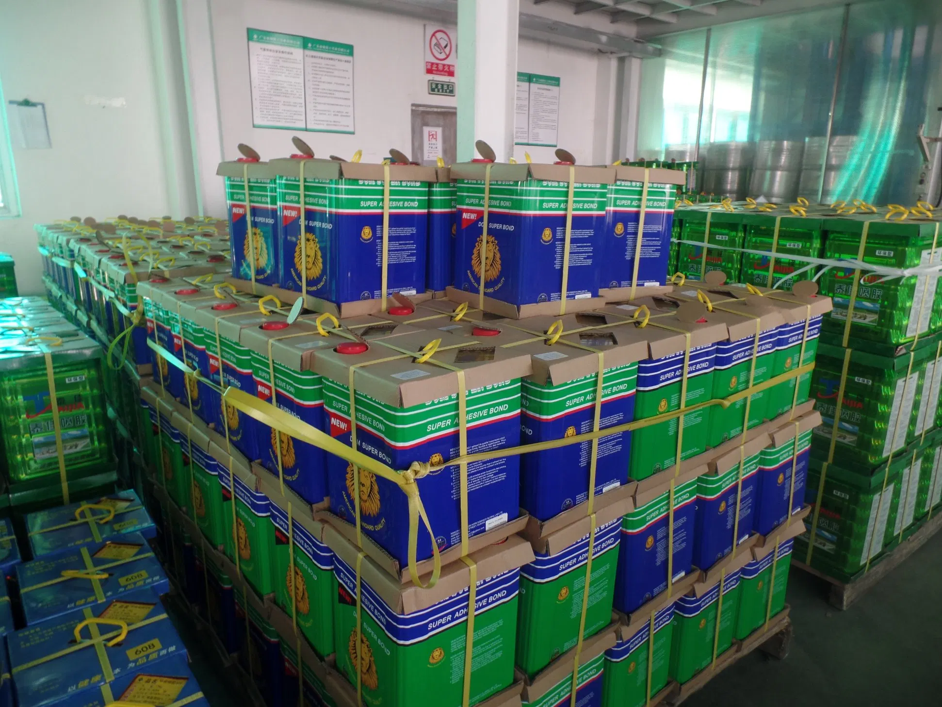 Chloroprene Contact Adhesive Closet Laminate Three-Ply Board Fireproof Board