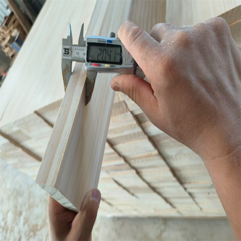 Customized Size AA Grade Clear No Knots New Zealand Radiata Pine Board