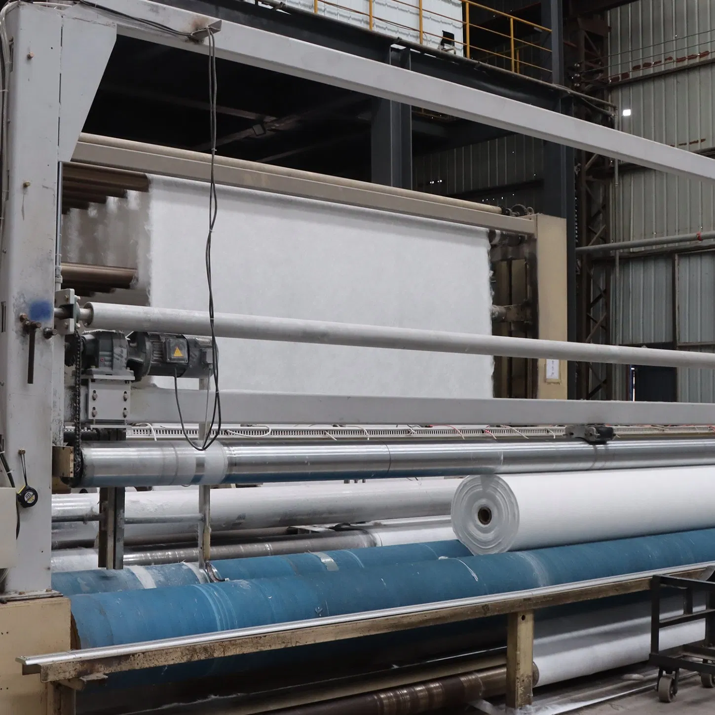 Polyester/Polypropylene Nonwoven Geotextile for Filtration, Isolation, and Reinforcement of Landfill Tailings Treatment