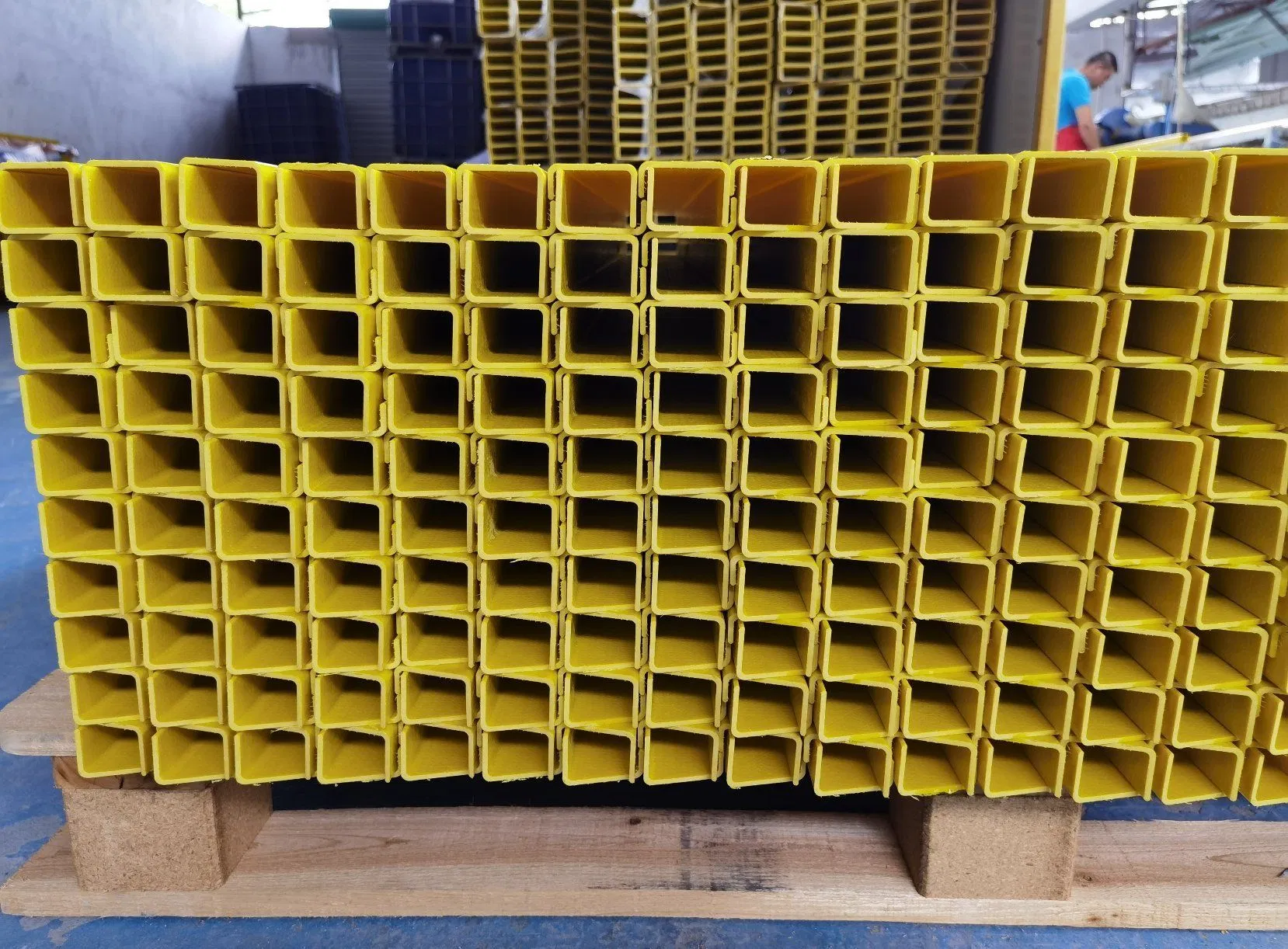 Construction Strength Factory Price High Strength FRP Pultrusion Products Fiberglass Square Pipe