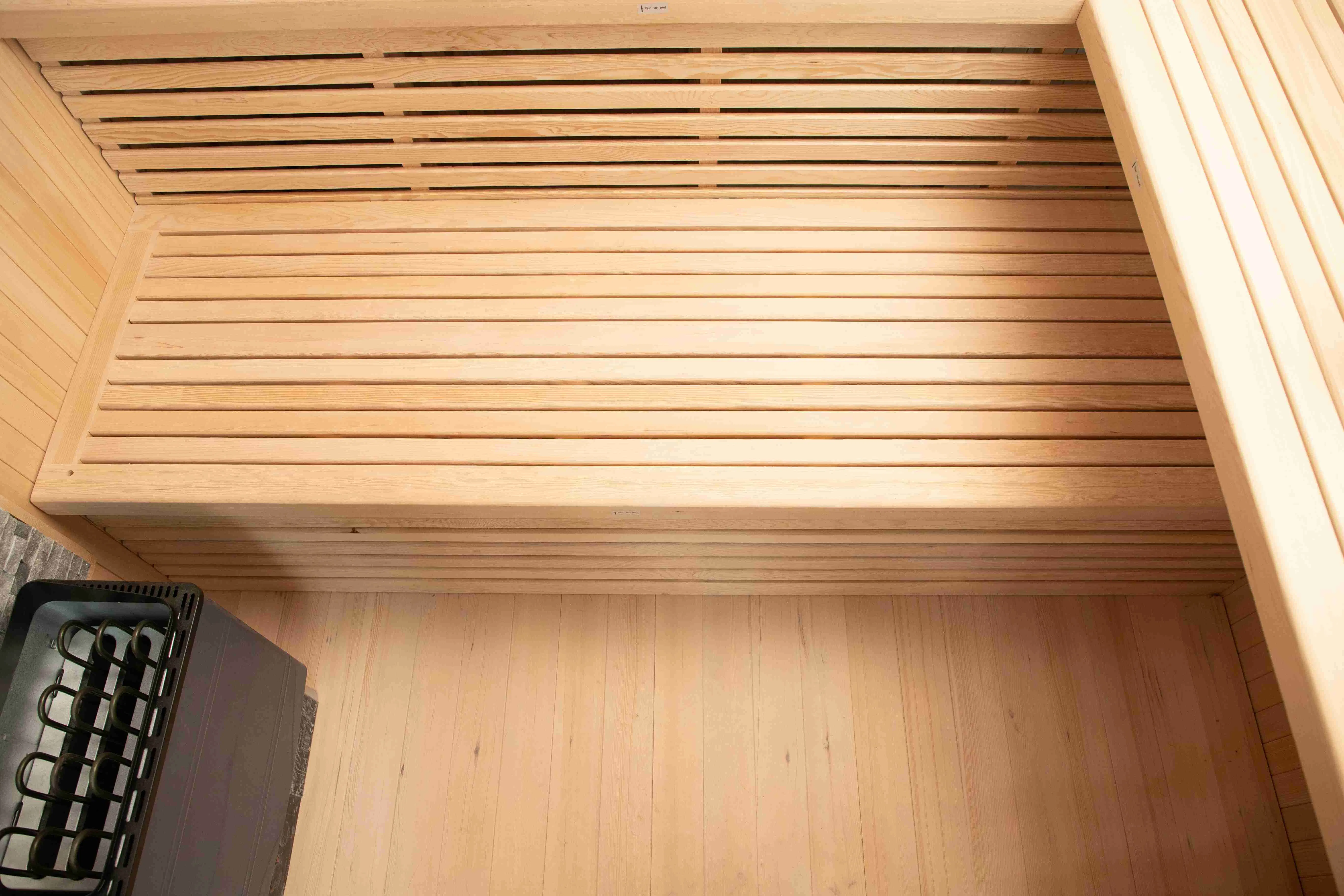 All-Wood Indoor Sauna Room Solid Wood Construction with Complete Health Facilities