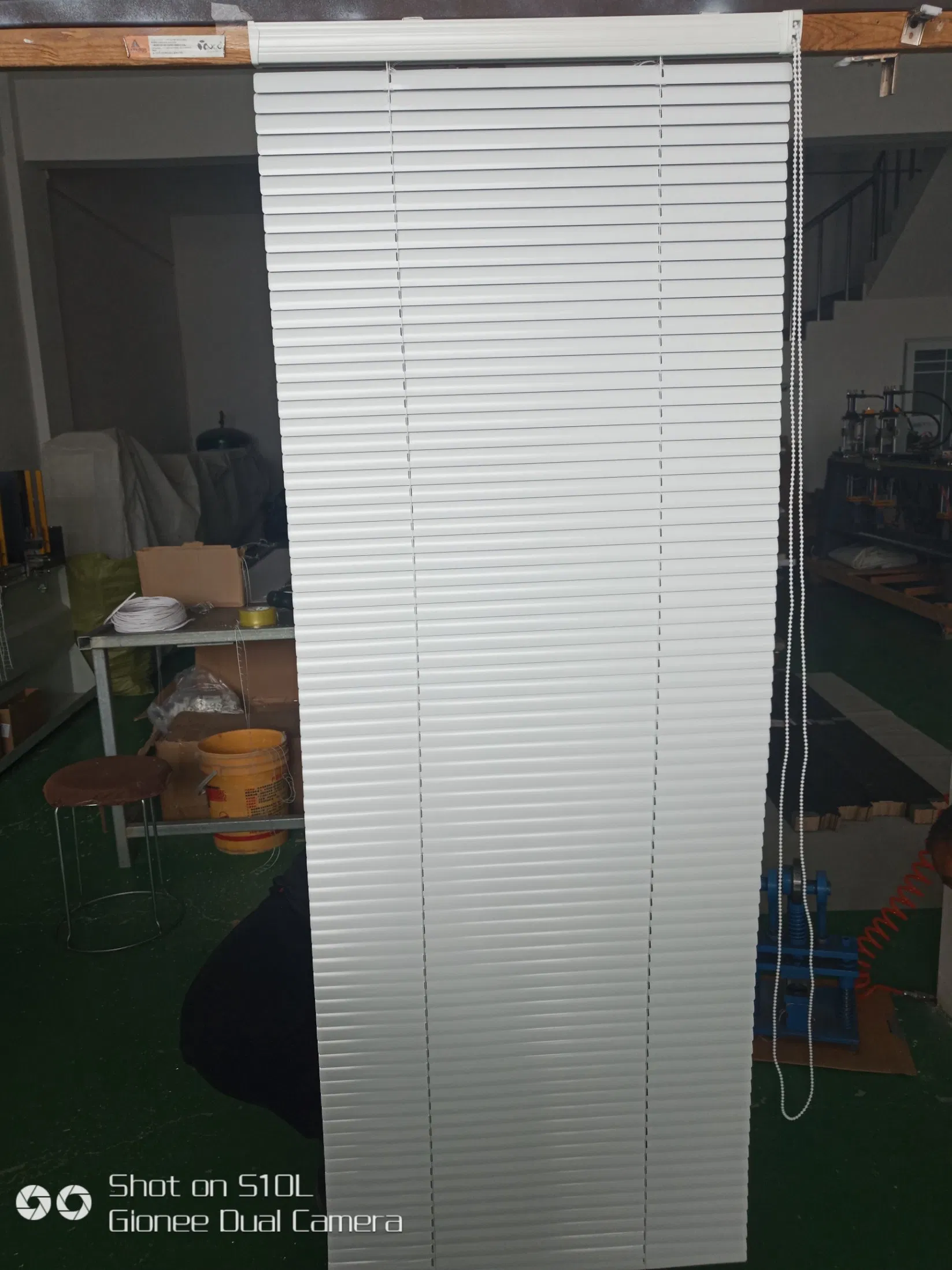 Customized 25mm Slat Aluminum Horizontal Waterproof Venetian Blind