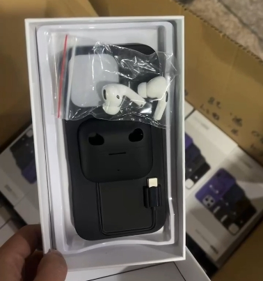 Чехол для iPhone 16 Pro Max с местом для AirPods