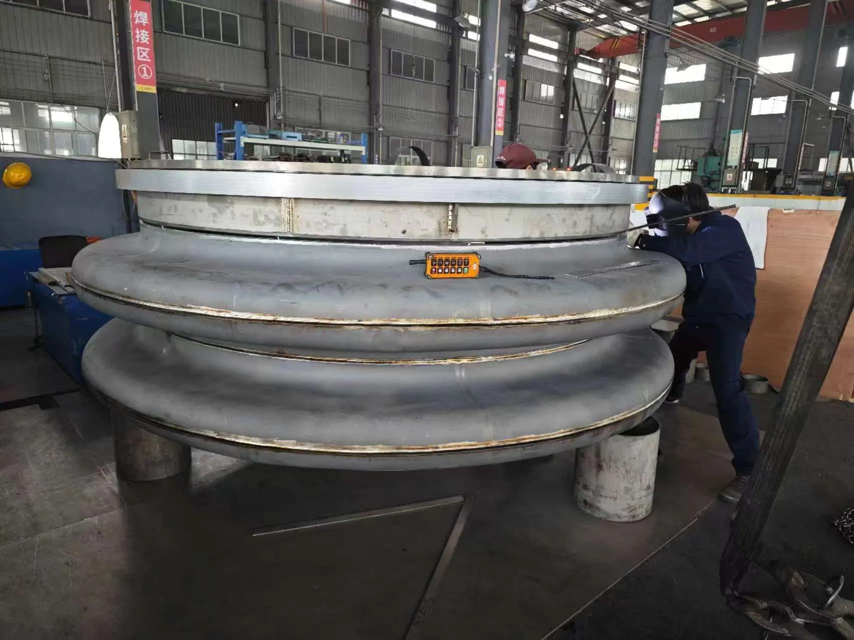 Thick Wall Multi-Stage Silicon Cold Oxidation Reactor Outlet Heat Exchanger Expansion Joint