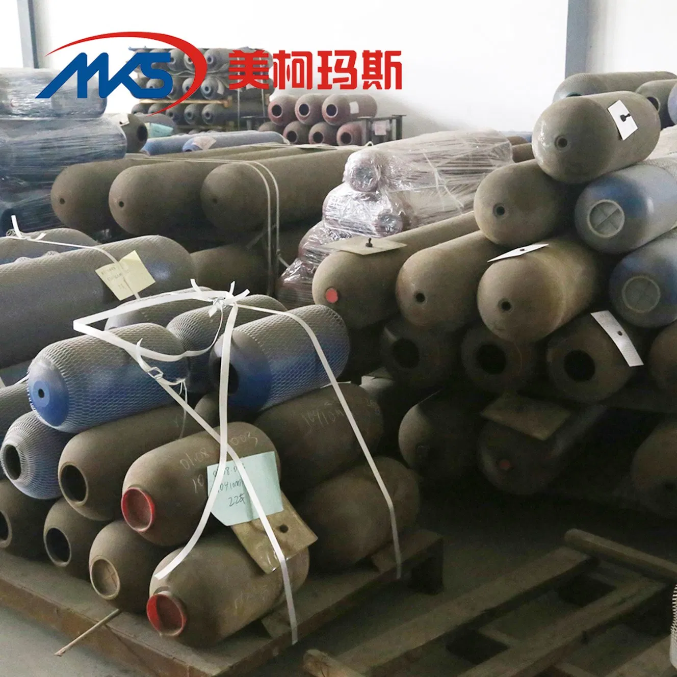 Гидравлический аккумулятор DPVD 108/165 для экскаваторов