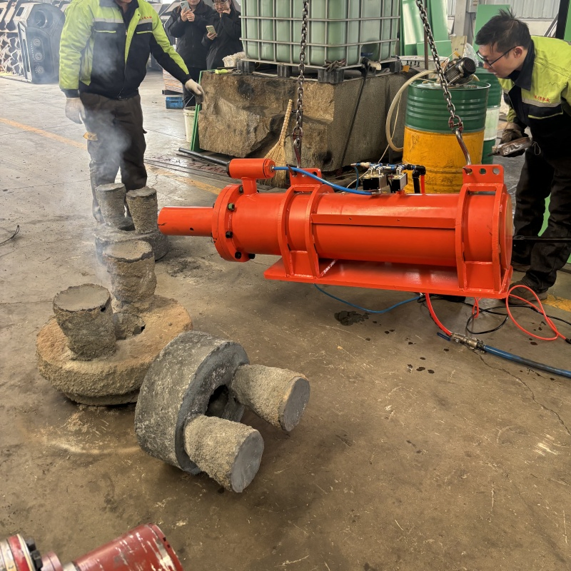 Пневматический молоток для обрубки литья PLE-226