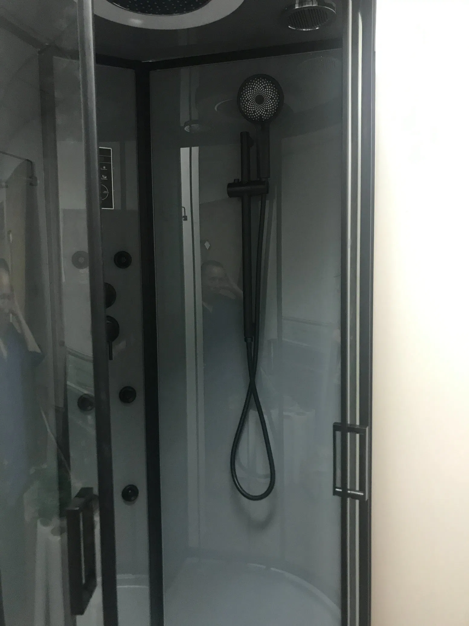 Corner Black Back Board Bathroom Shower (TL-8854)