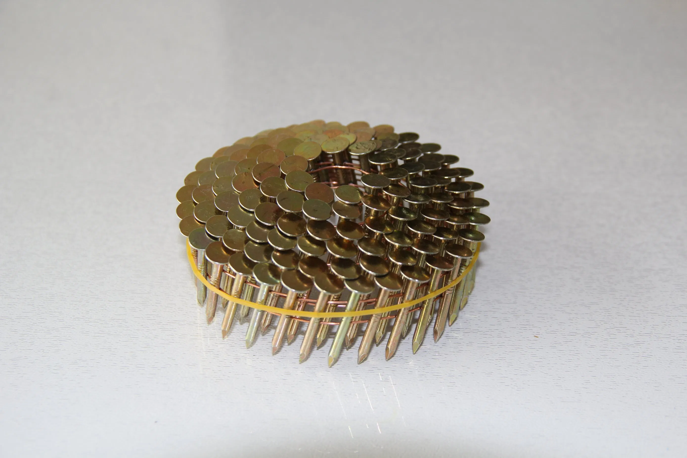 Factory Supply Galvanized 1-1/4'' 0.120'' Smooth Shank Coil Roofing Nails for Construction