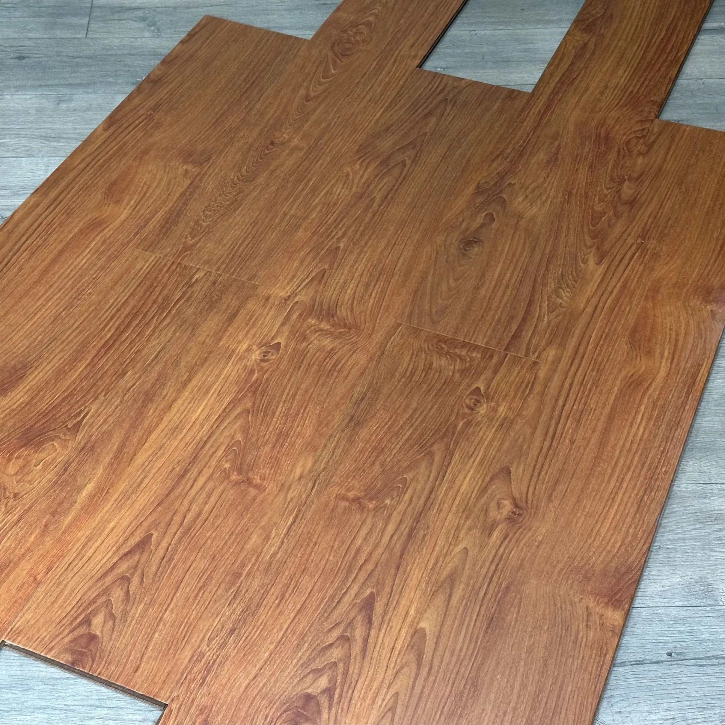 Ламинат Modern Style 8-12 мм, фактура дерева