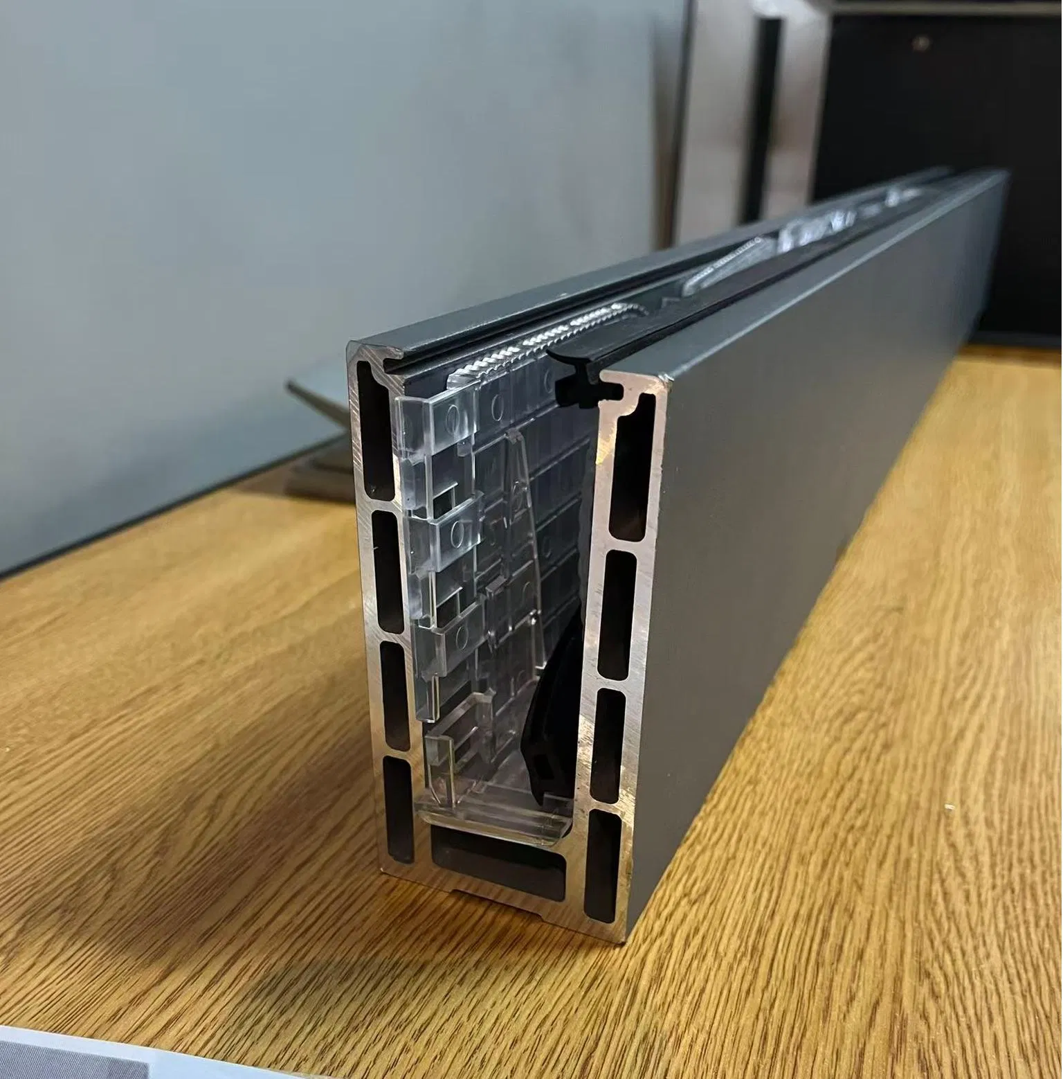 12mm Glass Railing Aluminum U-Channel Profiles Balustrade System U Channel