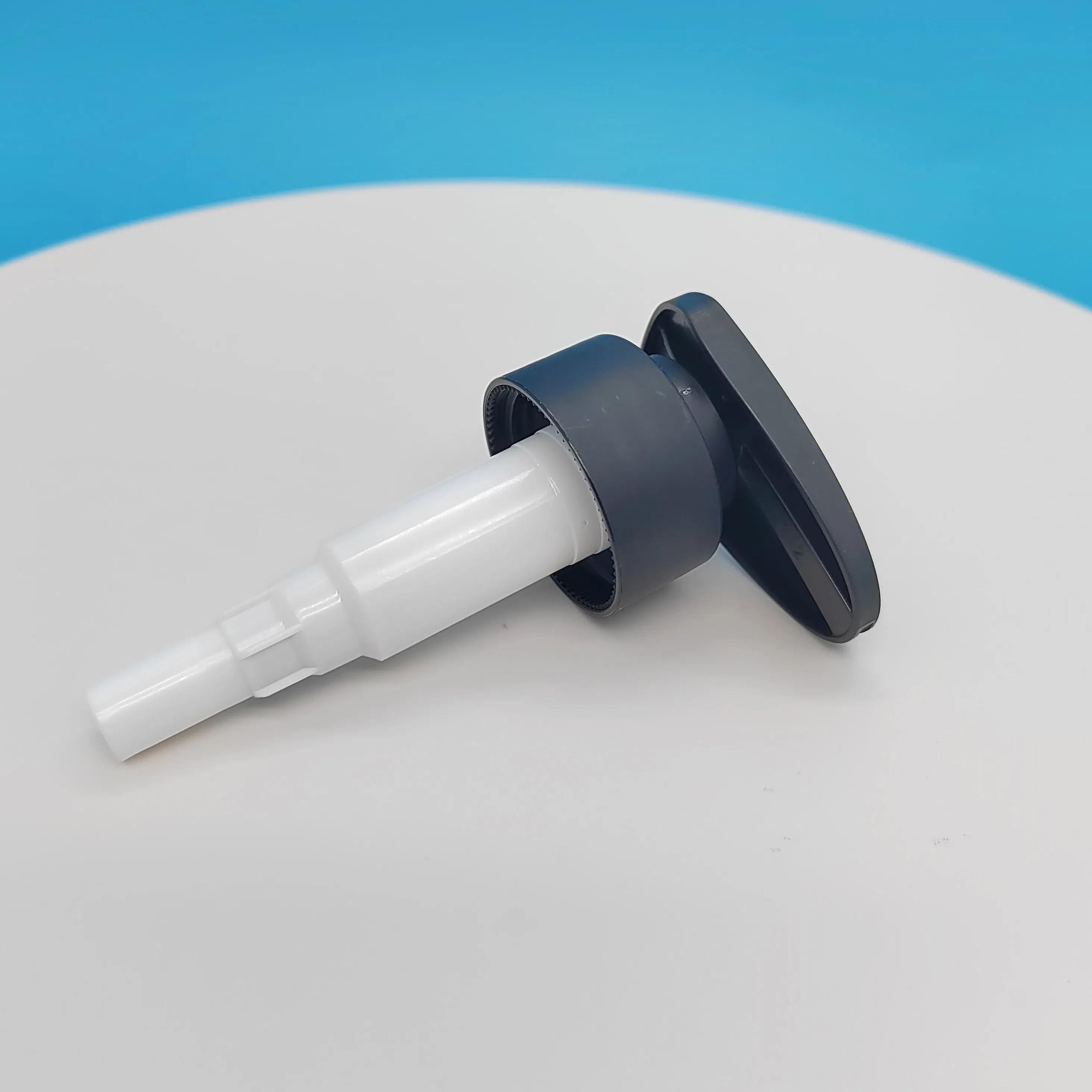 Matt 28/410 33/410 4cc Shampoo Shower Gel. Plastic Hand Press Lotion Pump