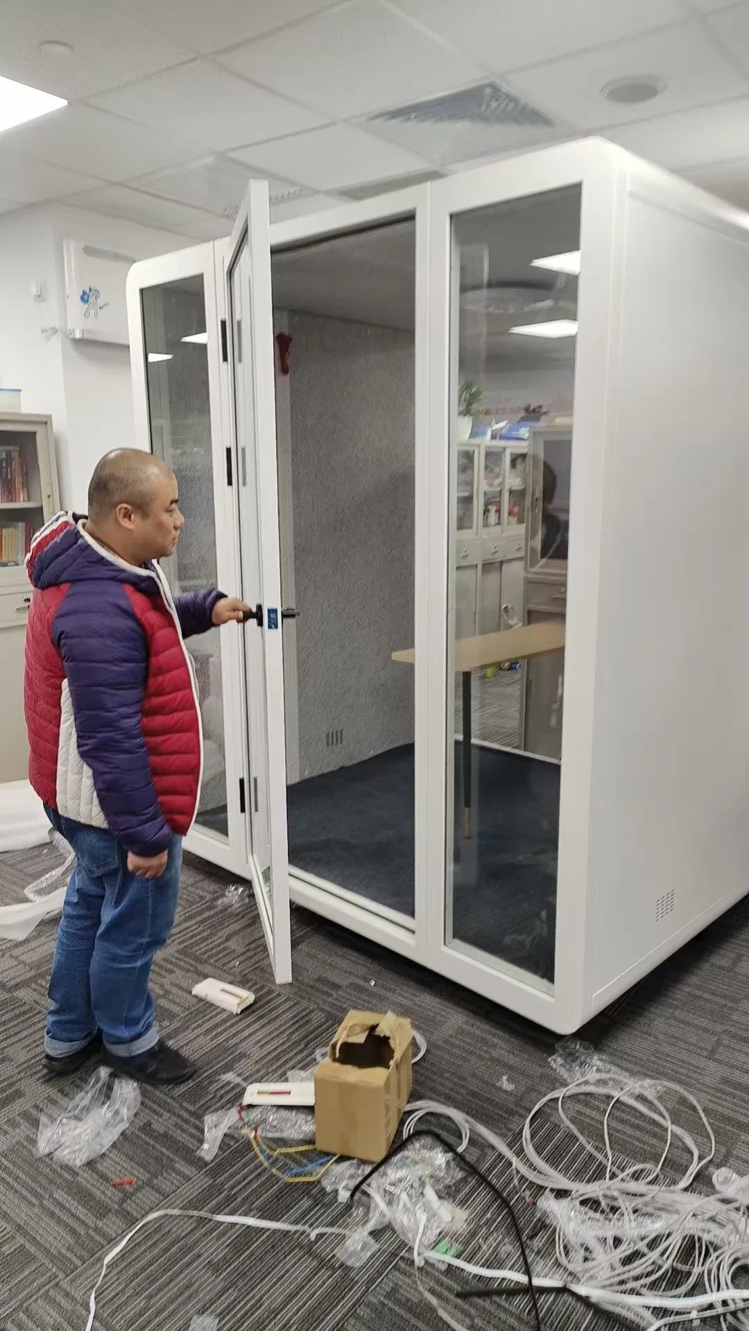 a Karaoke Booth with an Acoustic Phone Booth and Soundproof Booth Has a Sleep Pod
