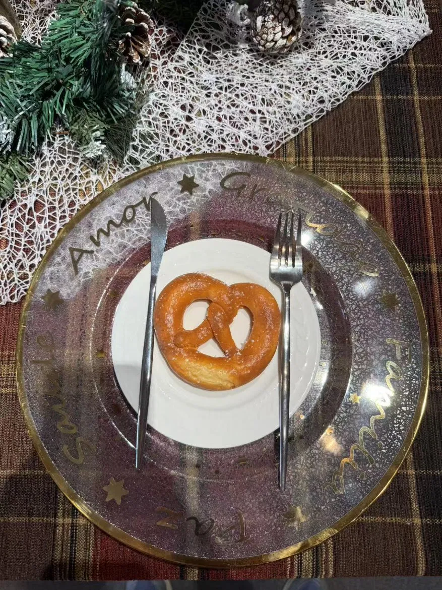 3. PP Eco-Friendly Plastic Charger Plate Used in Wedding/Party/Resutrant/Household