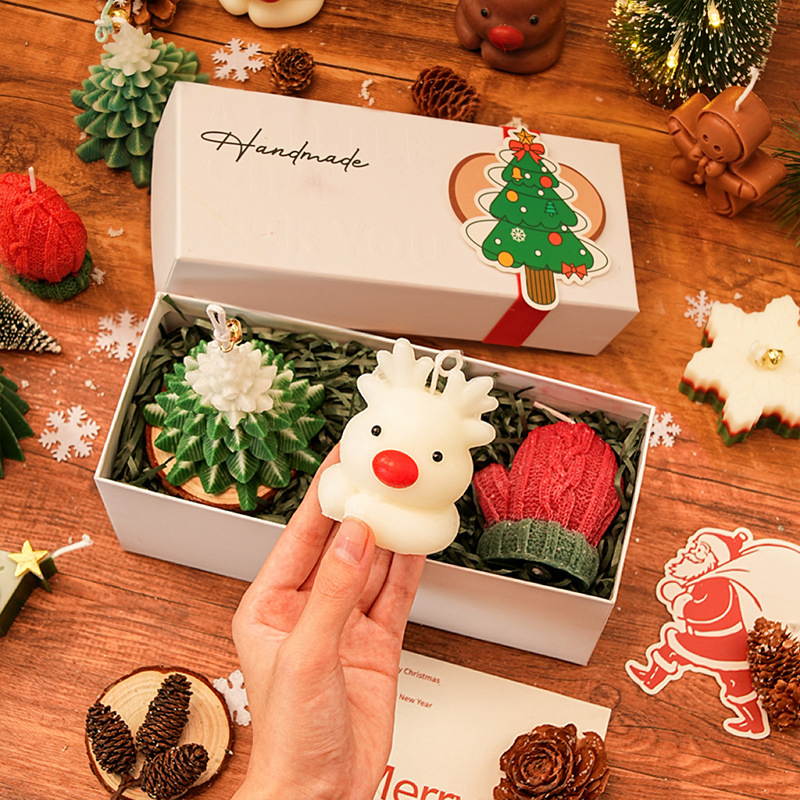 Artisan Christmas Candles for Creating a Cozy Home Atmosphere