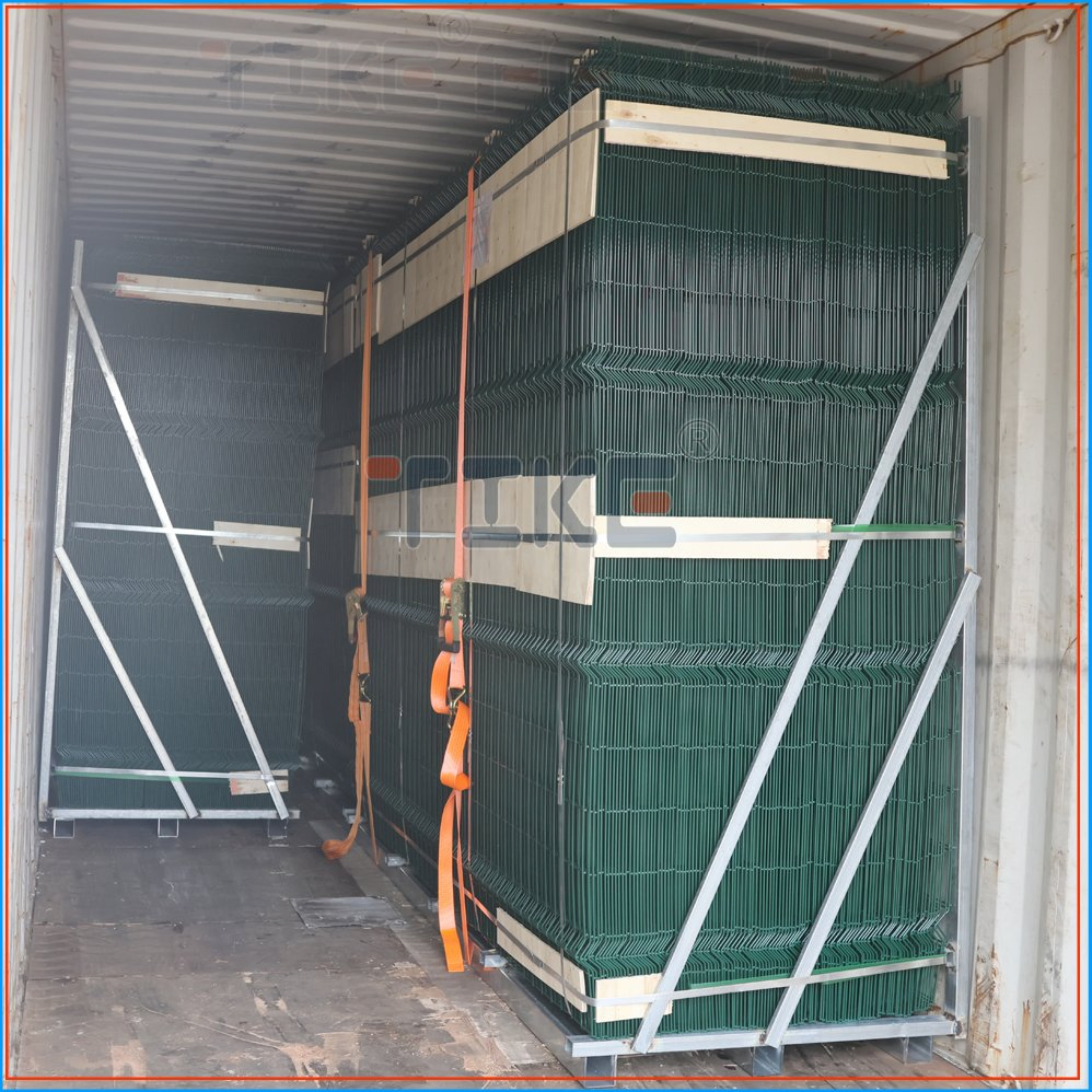 3D Security Curvy Welded Wire Mesh Fence