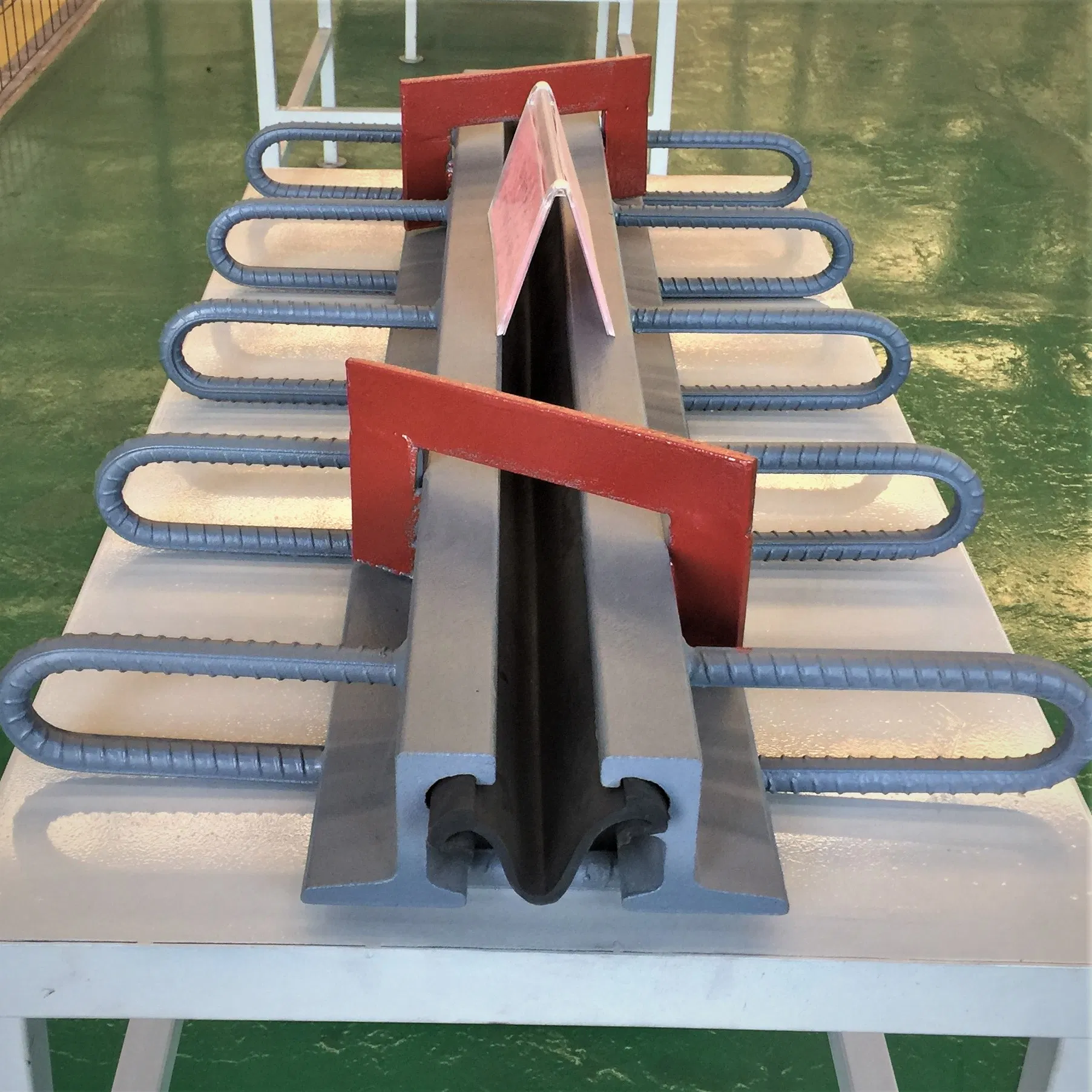 Flexible Multi-Directional Movement Gqf-Mzl Steel Modular Expansion Joint for Bridge
