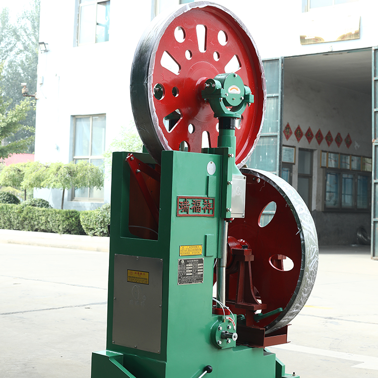 Станок ленточнопильный с ЧПУ по дереву